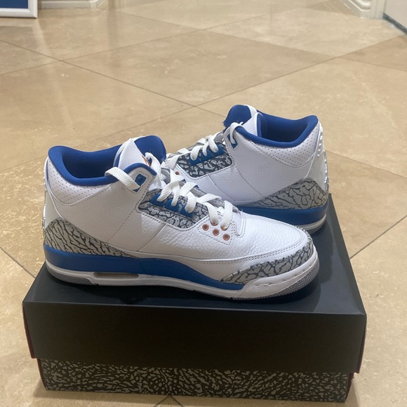 Air Jordan 3’s “Midnight Navy” - Picture 1 of 8